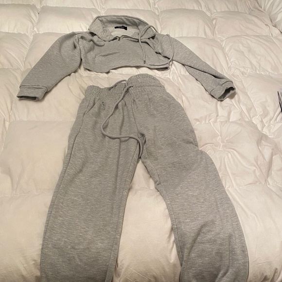 Akira Cropped Sweatsuit - Picture 1 of 2